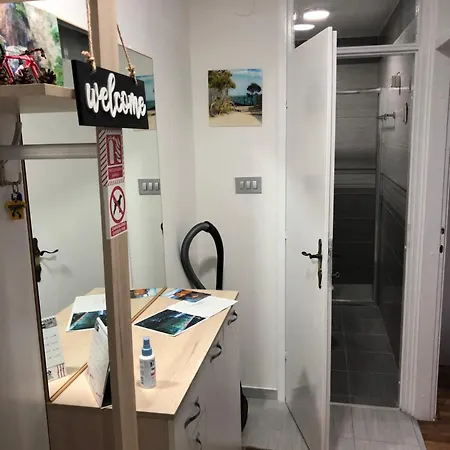 Welcome To The Mesic- Airport Apartment *