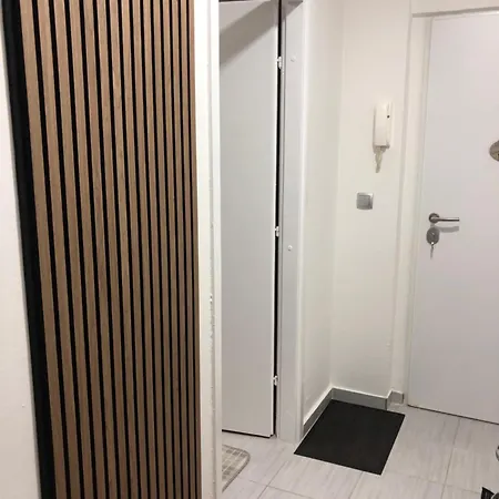 Welcome To The Mesic- Airport Apartamento *